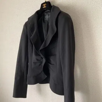 [ 새상품급 ] 마테리아 블랙 프릴 테일러드 자켓 36