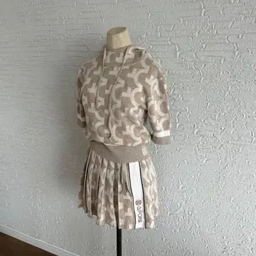 G FORE 베이지 후드 부착 니트 셋업