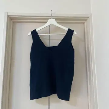 [ IRIS & INK ] 네이비 V넥 니트 베스트