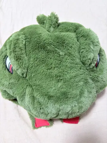 공룡 디자인의 폭신폭신한 모자