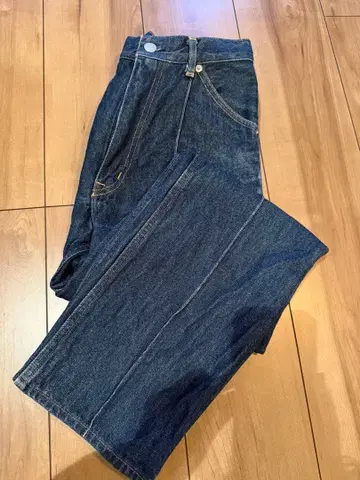 오라리 센터 프레스 하드 데님