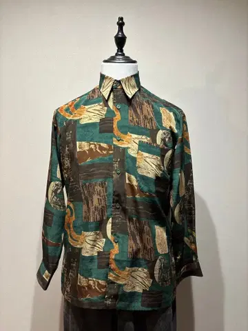 추상 패턴 긴팔 셔츠