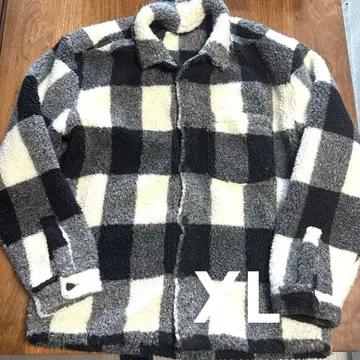 [ 새상품급 ] ZARA 블랙 화이트 보아 자켓 XL