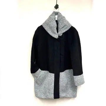 센소유니코 블랙과 그레이의 후드 부착 롱 코트