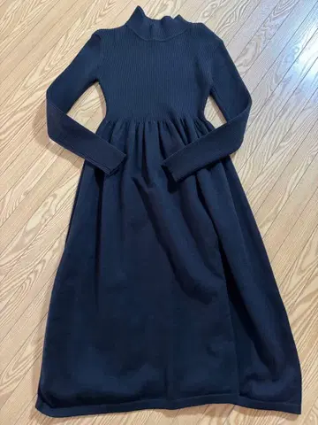 emi+ 블랙 니트 원피스 M 사이즈