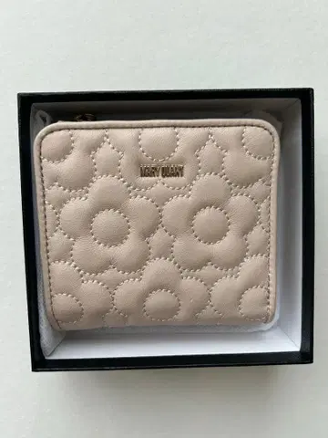 마리콴트 이단 접이식 지갑 베이지