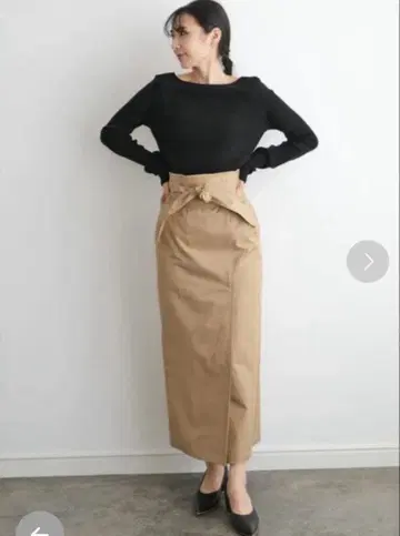 AKTE 베이지 타이트 스커트 M 사이즈 100% 코튼