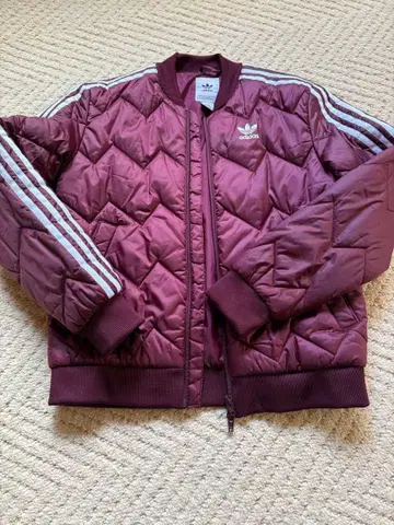 adidas 퀼팅 자켓 버건디 S 사이즈
