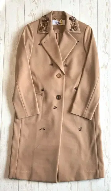 MUVEIL 비즈 자수 포함 베이지 롱 코트