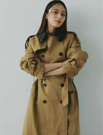 AJUGA. 2WAY 볼륨 트렌치코트