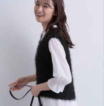 INDIVI 블랙 퍼 니트 베스트