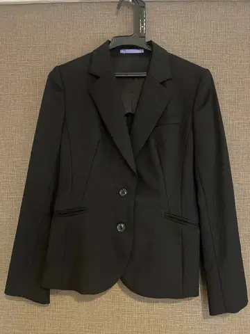 블랙 싱글 버튼 슬림핏 수트