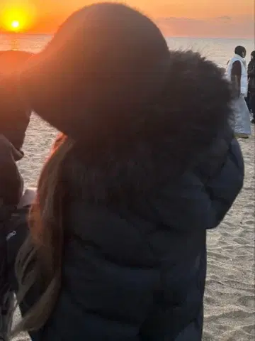 Calvin Klein 블랙 퍼 다운 자켓