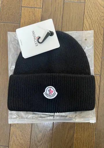 MONCLER 블랙 니트 모자