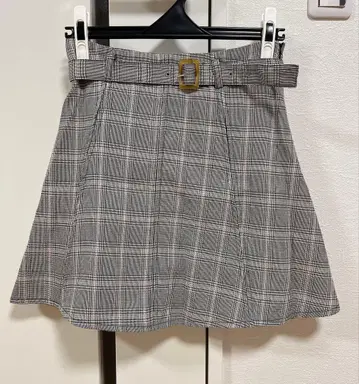 dazzlin 벨트 체크 플레어 스커트