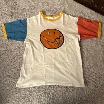 부트 레거스 스마일리 T셔츠