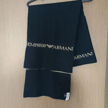 EMPORIO ARMANI 블랙 머플러