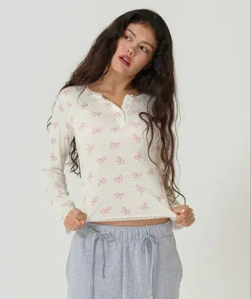 TINA:JOJUN 클리어 버튼 헨리넥 티셔츠 아이보리