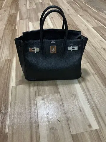 블랙 가죽 핸드백