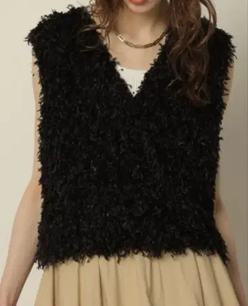 CADUNE 카듀네 퍼지 상의 36 사이즈 블랙