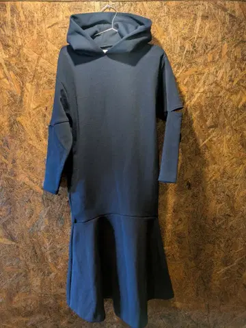 emmi 후드 부착 원피스