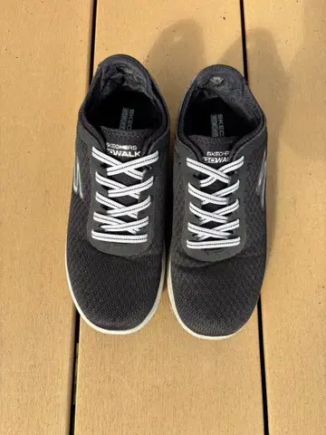 Skechers Go Walk 블랙 스니커즈