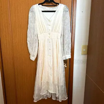 ROYAL PARTY 아이보리 긴팔 롱 원피스