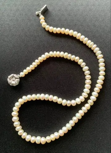 천연 바로크 진주 목걸이 플라워 모티브 실버 클로징