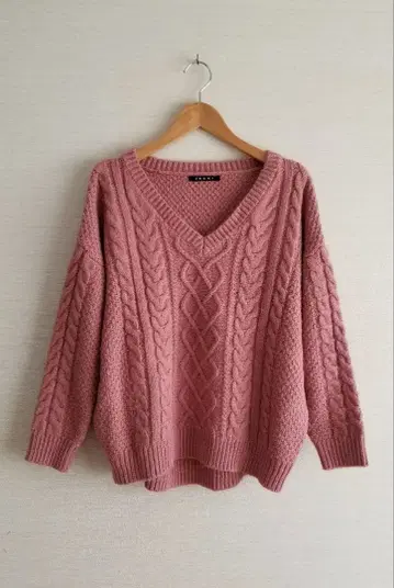 INGNI 케이블 짜임 V넥 스웨터 니트 스웨터 인기 배송비 포함