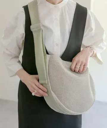 미사용품 ear PAPILLONNER 메쉬 숄더백 L 사이즈