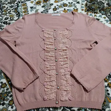 엑시즈팜 프릴 달린 핑크 긴팔 가디건