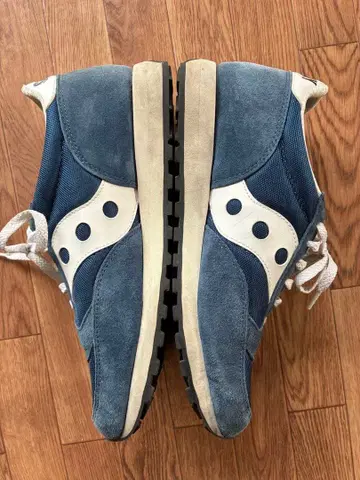 Saucony 네이비/화이트 스니커즈