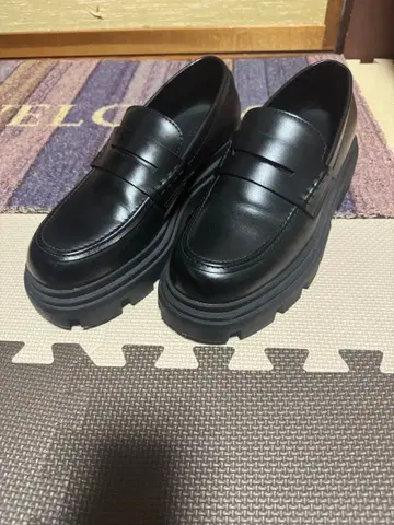 ZARA 통굽 로퍼 42