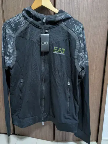 엠포리오 아르마니 긴팔 지퍼 후드티 XL