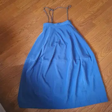 AMERI 스트랩 포함 파랑 롱 스커트