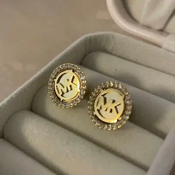 마이클코어스 MK 로고 귀걸이 [새상품급]
