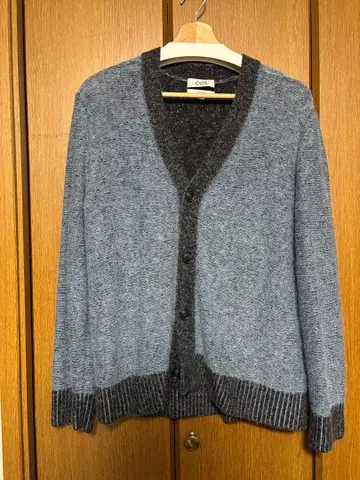 COS 릴랙스 핏 가디건 그레이 계열