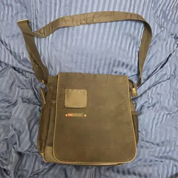 EDWIN 블랙 숄더백 중형