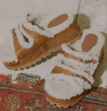 다리치 페이크 무스탕 벨트 슬립온 CAM M