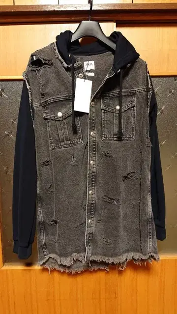 새상품 ZARA 블랙 데님 데미지 후드티 사이즈 L