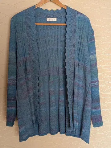 리브 편직 스캘럽 엣지 가디건