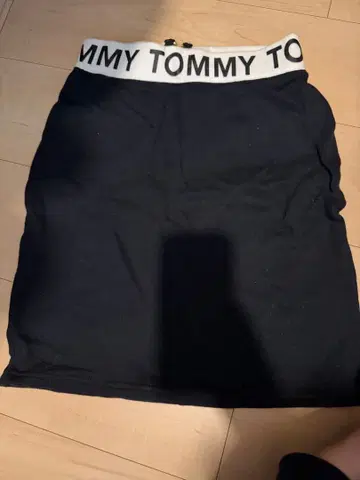 Tommy 로고 타이 스커트 블랙
