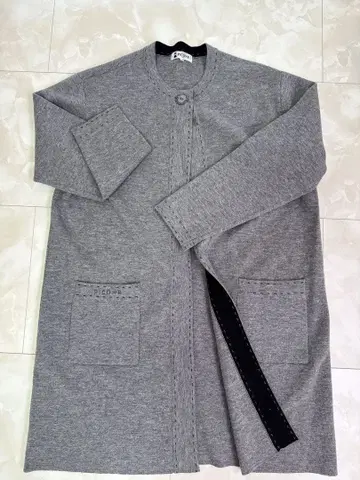 새상품급 피코네 가운