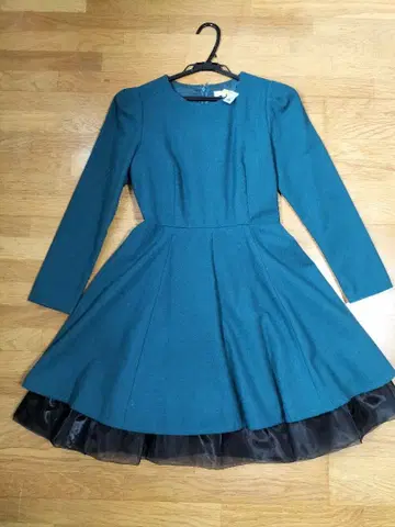 earth 긴팔 A라인 원피스