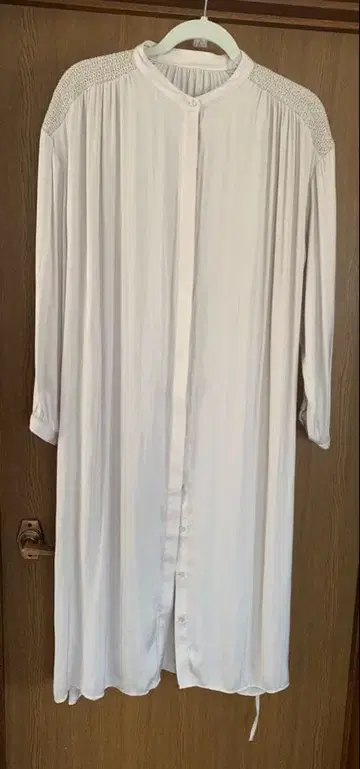 라이트 베이지 롱 셔츠 원피스