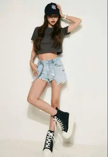 미사용 새상품 스즈키 아미 신상 하이컷 스니커즈 L