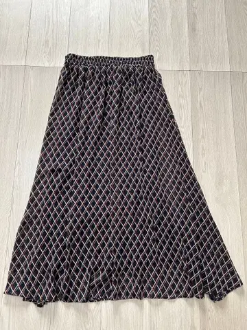 쉬폰 플레어 스커트 카키, 베이지, 빨간색 다이아몬드 패턴 사이즈 38