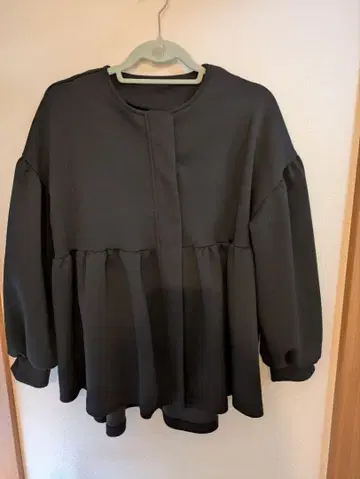 COCA 티어드 노카라 블루종