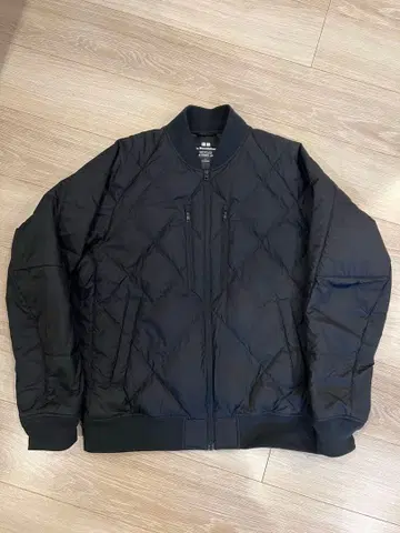 유니클로 x 화이트 마운티니어링 리사이클 하이브리드 다운 자켓