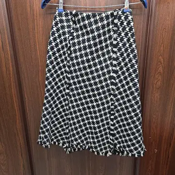 하운드 투스 패턴 플레어 스커트